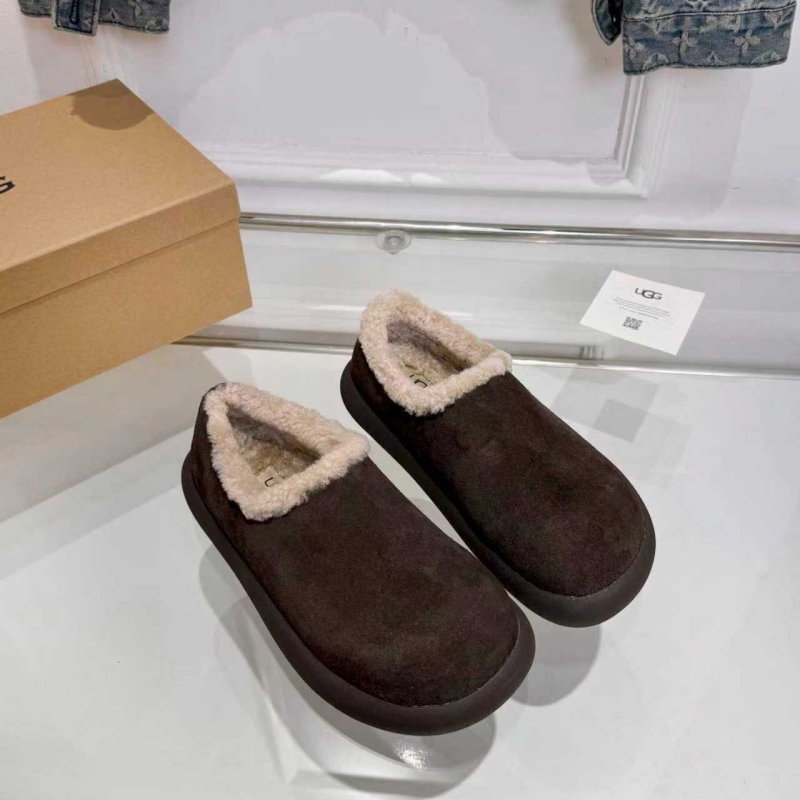 Ugg Flat Shoes
